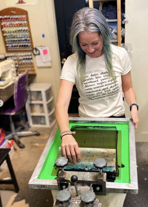 manual_screen_printing_fort_collins_akinz.png