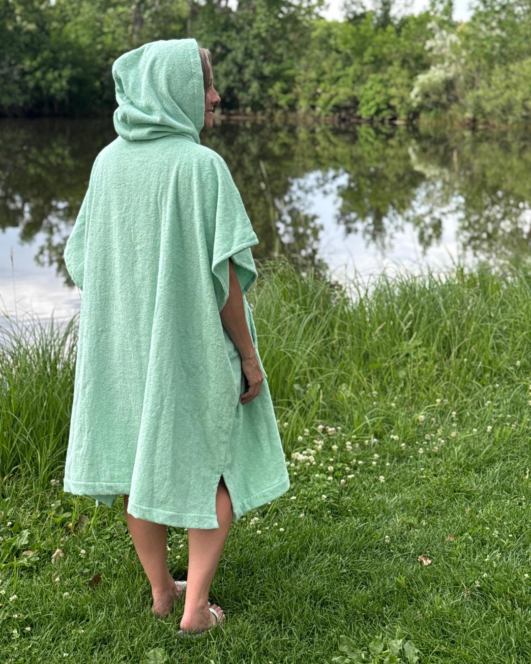 Shoreline Hooded Poncho - Mint Green