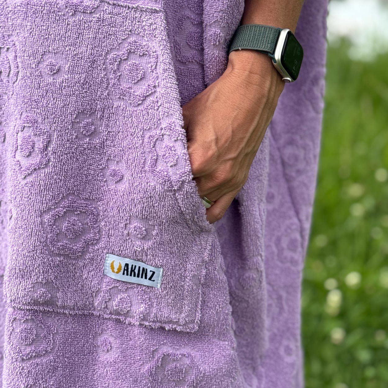 Shoreline Hooded Poncho Daisy Purple
