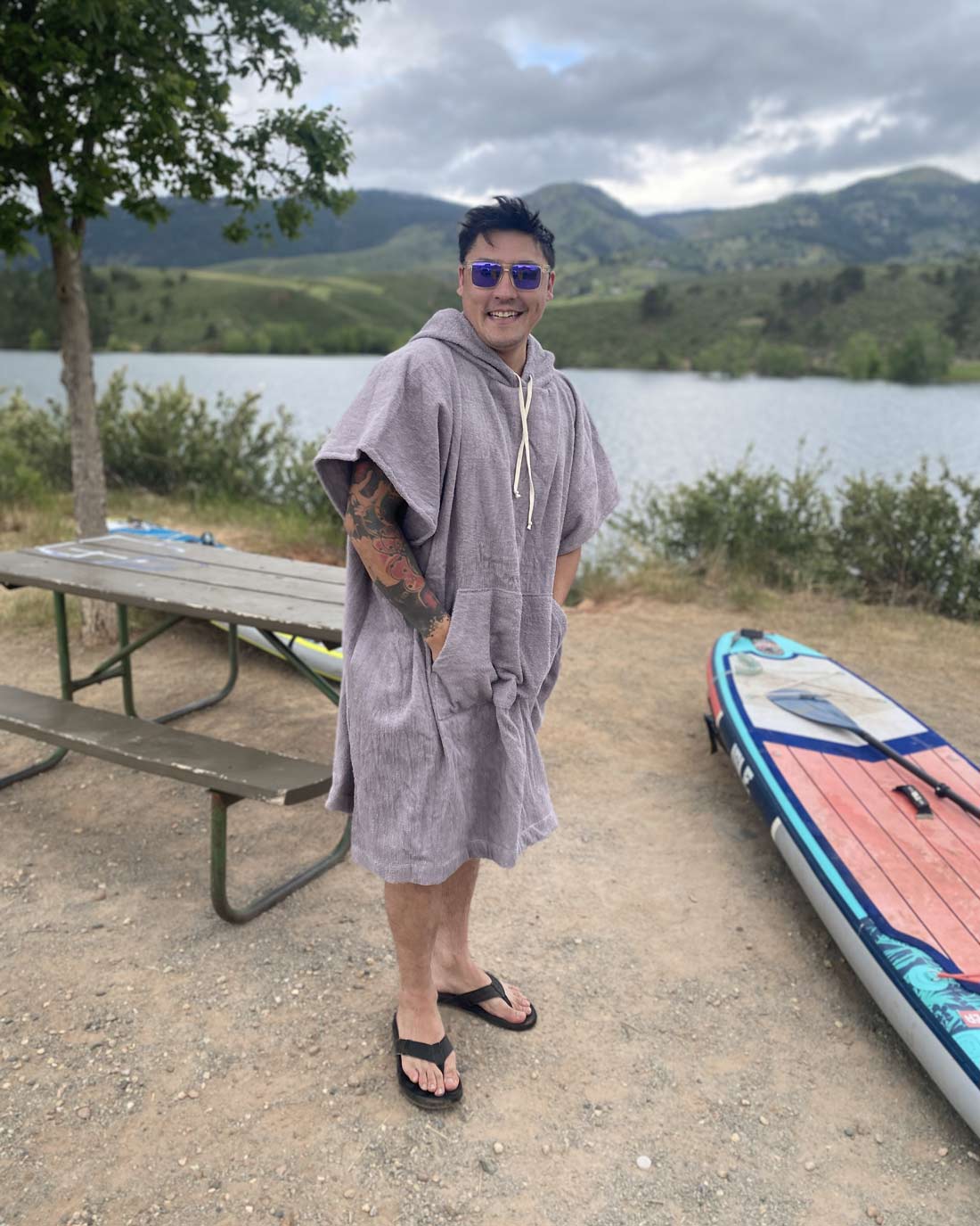 Shoreline Hooded Poncho Sharkskin Gray