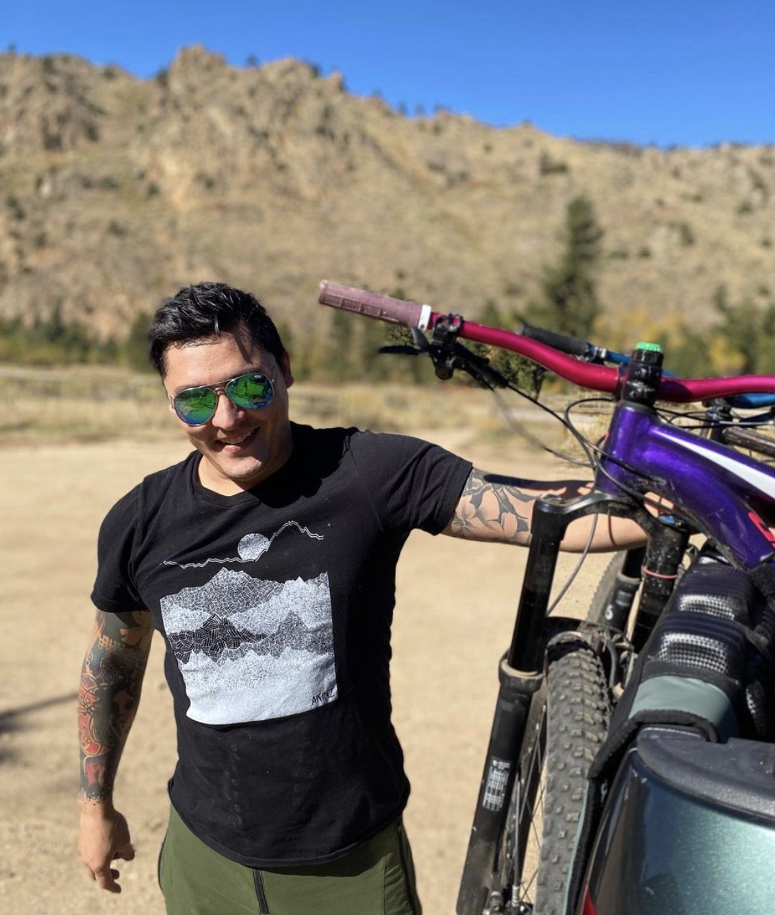 ascend mountains tee